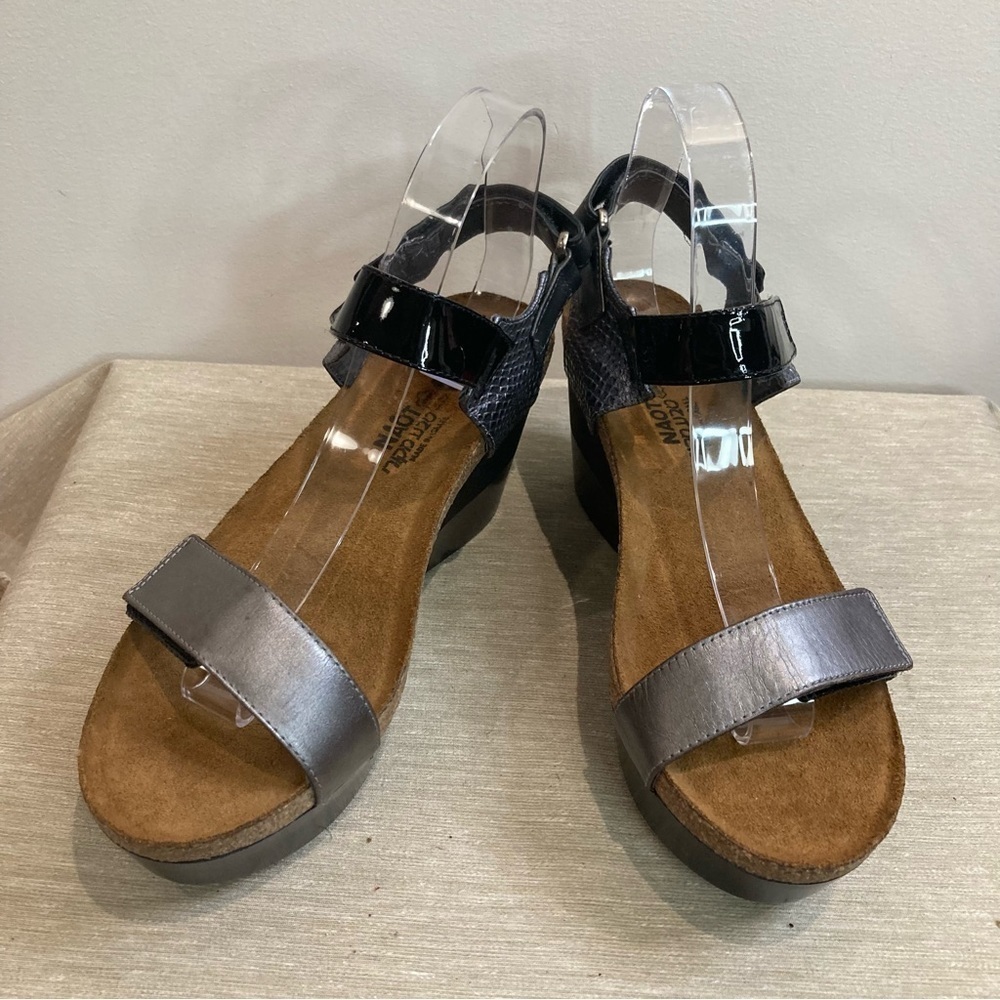 NAOT Sz 40 Alpha Anatomic Footbed Suede Wrap Hook & Loop Closures Rivets Sandals